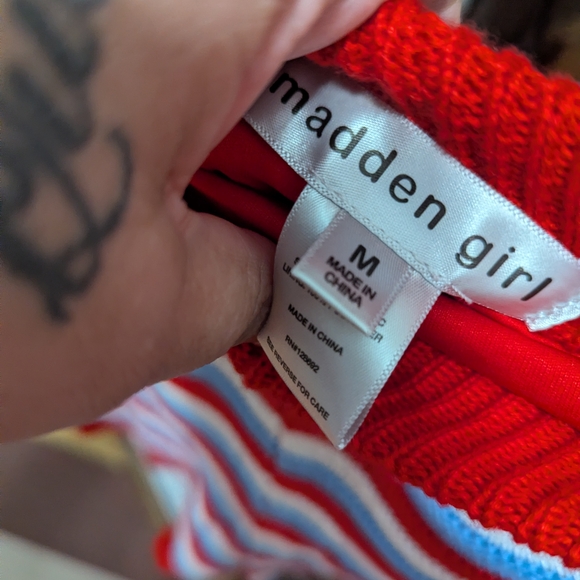 Colorful Knit Wave Pattern Shorts - Picture 2 of 4